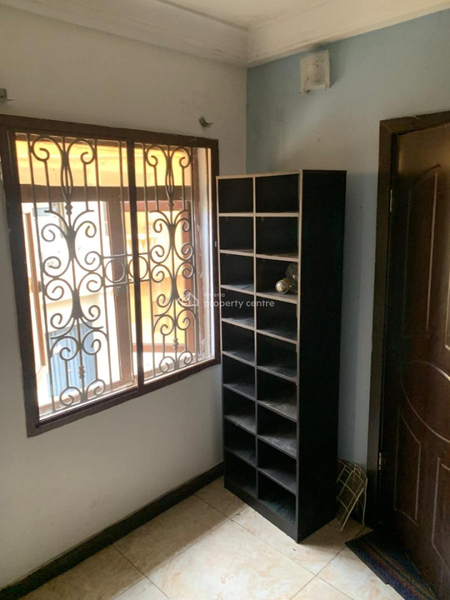 Four Bedroom Flat, Upstairs., Gra Phase 2, Magodo, Lagos, Flat / Apartment for Rent