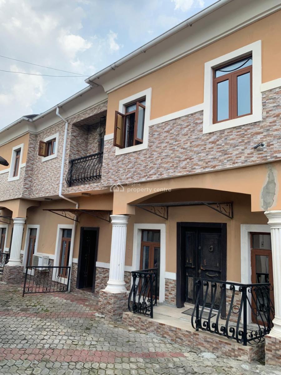Four Bedroom Flat, Upstairs., Gra Phase 2, Magodo, Lagos, Flat / Apartment for Rent