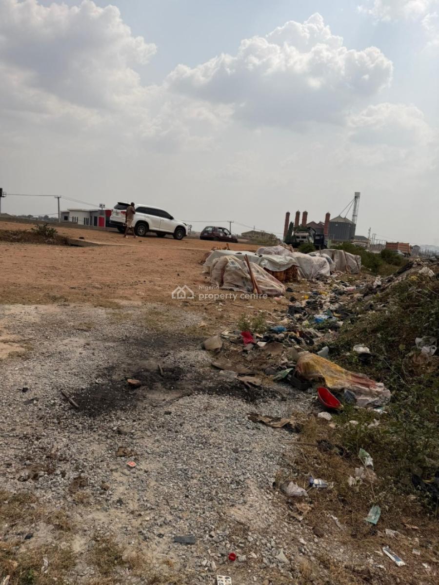 Prime Commercial Property, Beside Bovas Filling Station Boluwaji Junction Lagos-ibadan Expressway, Ibadan, Oyo, Commercial Land for Sale