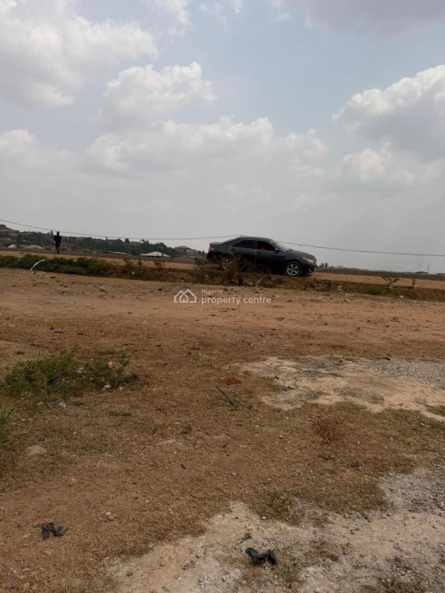 Prime Commercial Property, Beside Bovas Filling Station Boluwaji Junction Lagos-ibadan Expressway, Ibadan, Oyo, Commercial Land for Sale