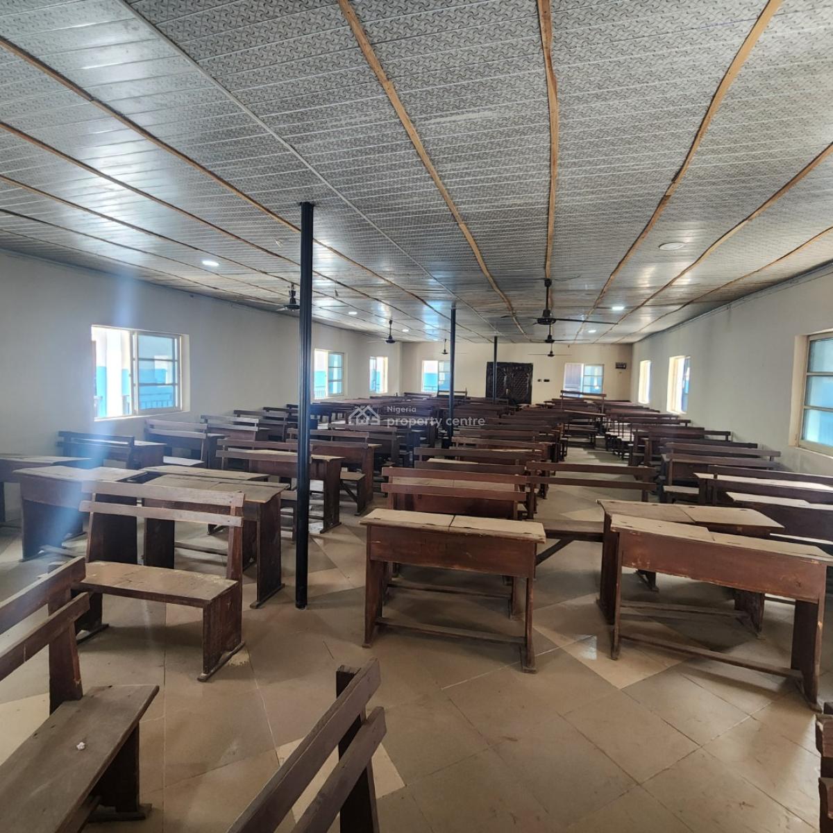 18 Classrooms Functioning College School, Aromolaran, Ibadan, Agodi Gate, Ibadan North, Oyo, School for Sale