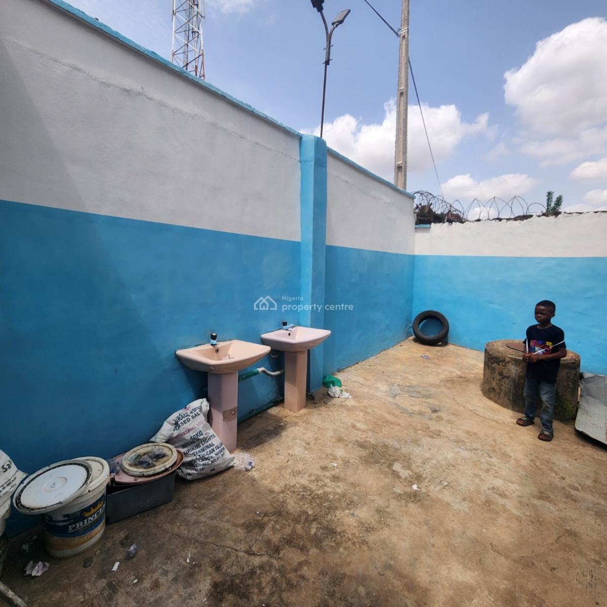 18 Classrooms Functioning College School, Aromolaran, Ibadan, Agodi Gate, Ibadan North, Oyo, School for Sale