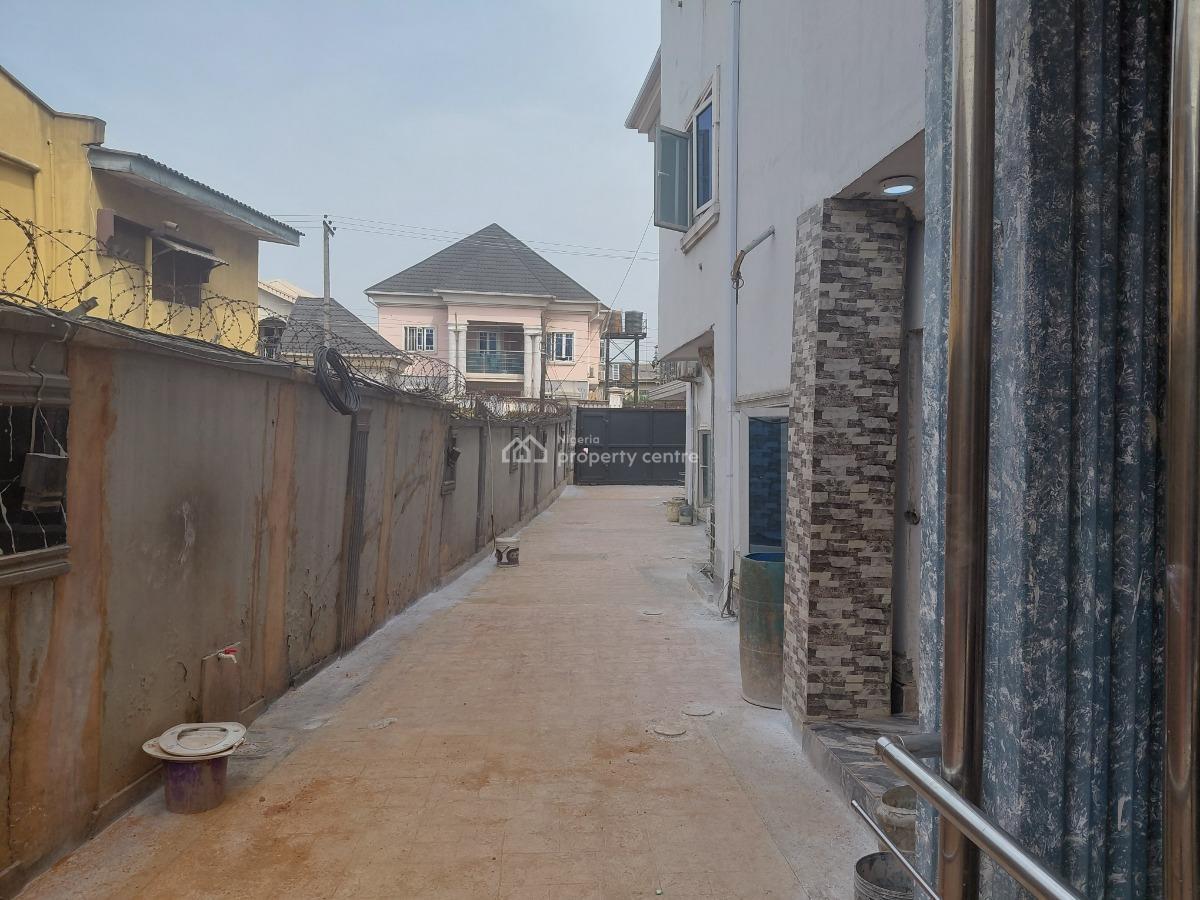 Decent 3bedroom in Alapere, Ezobi, Alapere, Ketu, Lagos, Flat / Apartment for Rent
