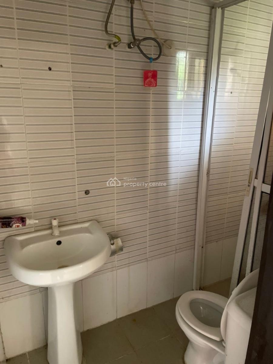 Spacious 3 Bedroom Apartment, Chevy View Estate, Lekki Expressway, Lekki, Lagos, Flat / Apartment for Rent