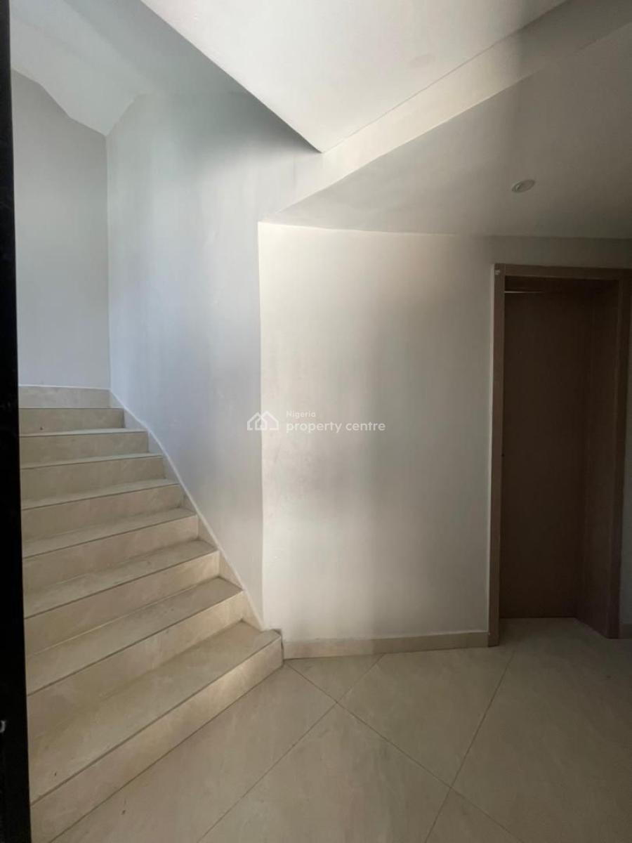Well Finished 4 Bedroom Town House, Well Finished 4bedroom Town House Available at a Distressed Price, Lekki Phase 1, Lekki, Lagos, Terraced Duplex for Sale