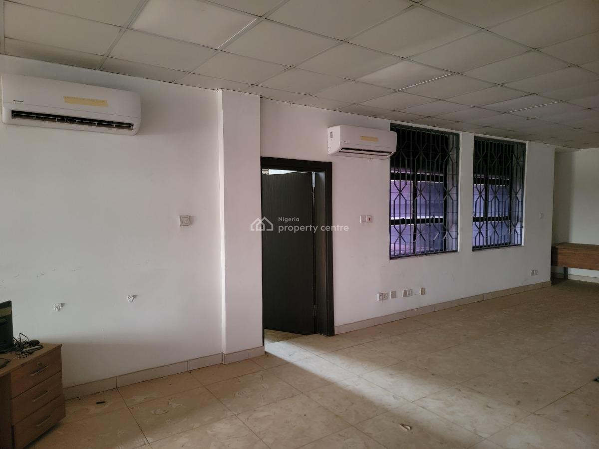 2 Floors Bank Building, Central Business District, Abuja, Plaza / Complex / Mall for Rent