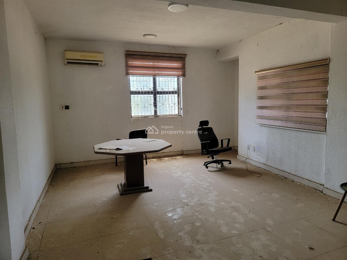2 Floors Bank Building, Central Business District, Abuja, Plaza / Complex / Mall for Rent