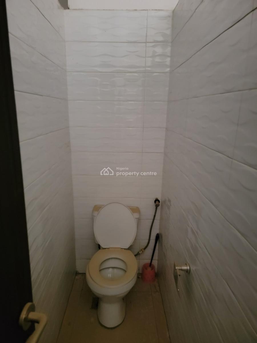 2 Floors Bank Building, Central Business District, Abuja, Plaza / Complex / Mall for Rent