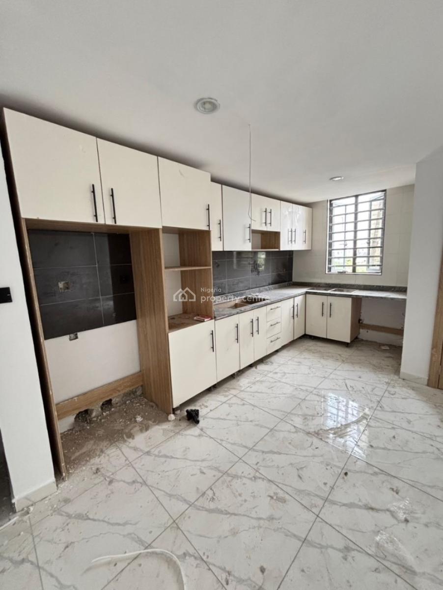 2 Bedroom Apartment, Ilaje, Ajah, Lagos, Block of Flats for Sale