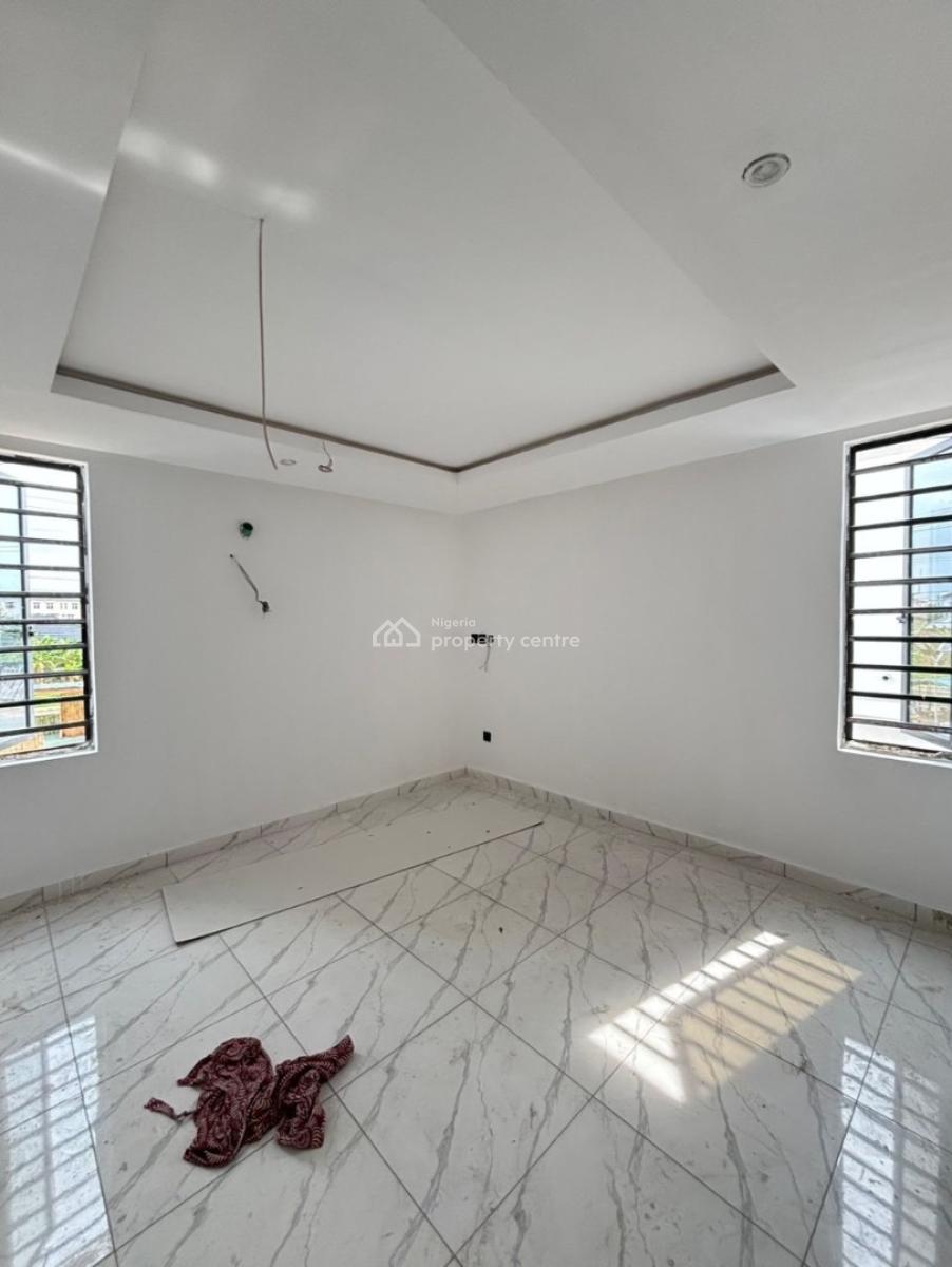 2 Bedroom Apartment, Ilaje, Ajah, Lagos, Block of Flats for Sale