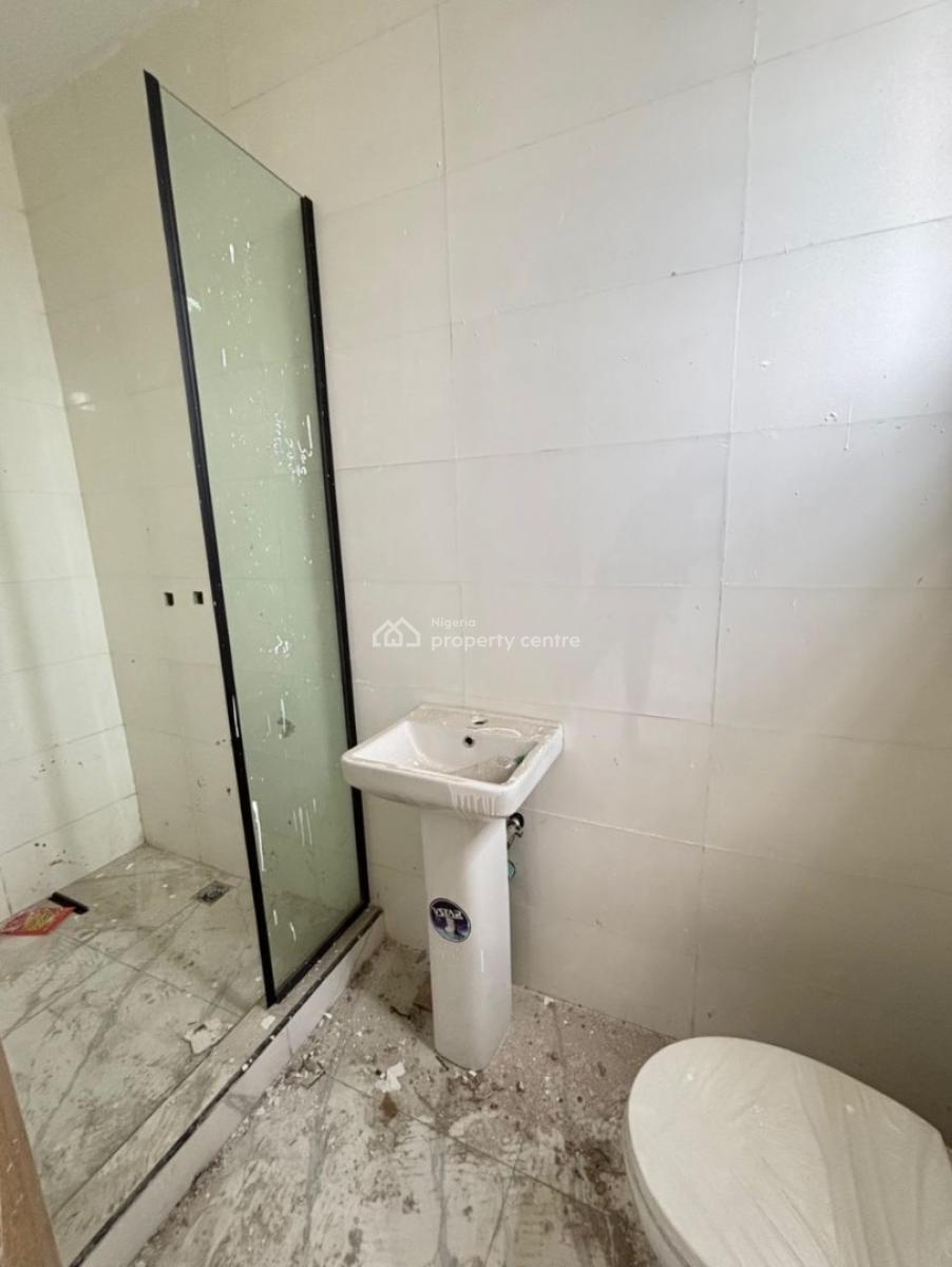 2 Bedroom Apartment, Ilaje, Ajah, Lagos, Block of Flats for Sale