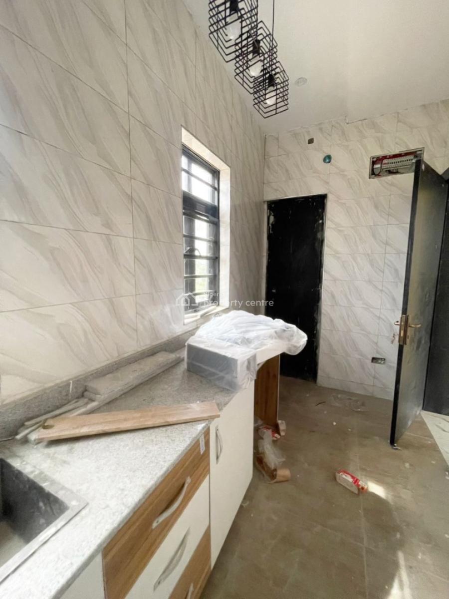 2 Bedroom Apartment, Lekki, Lagos, Block of Flats for Sale