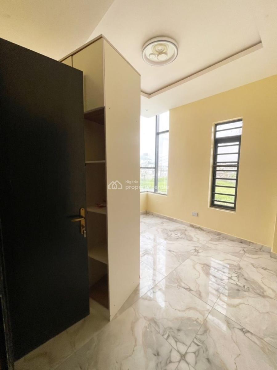 2 Bedroom Apartment, Lekki, Lagos, Block of Flats for Sale