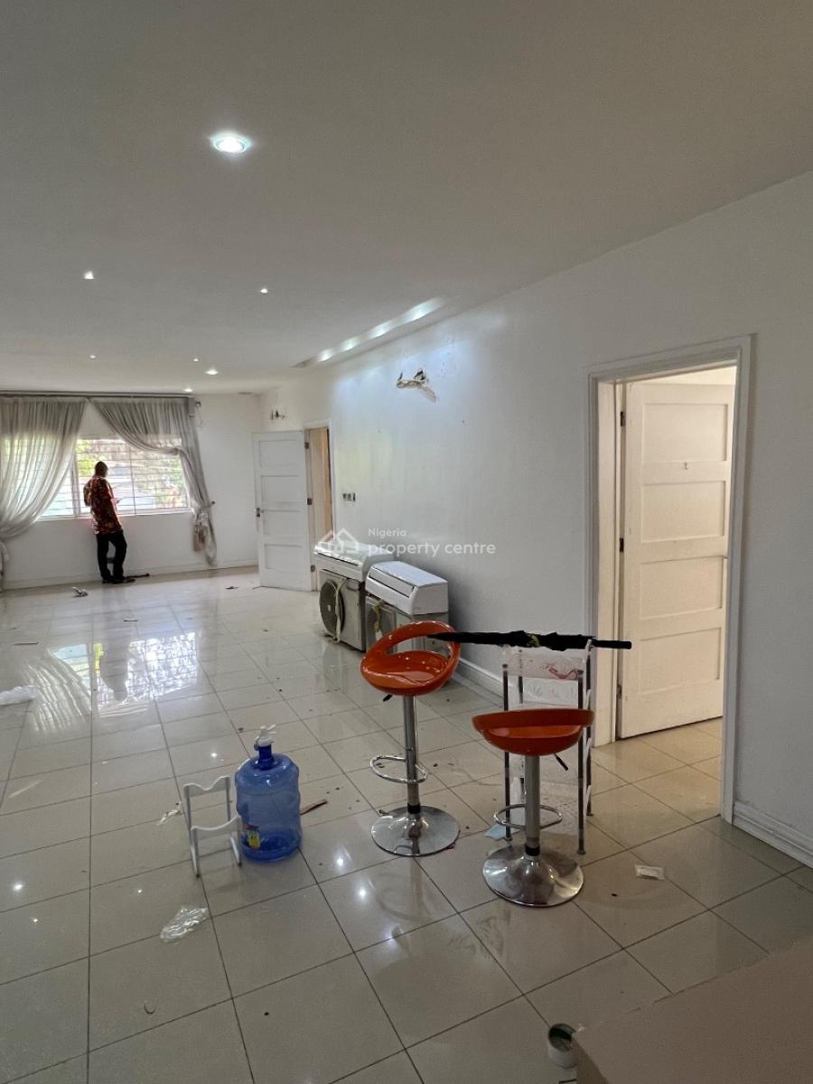 Very Clean 3 Bedroom Commercial Space with Massive Palour and Lounge, Lekki Phase 1, Lekki, Lagos, Commercial Property for Rent
