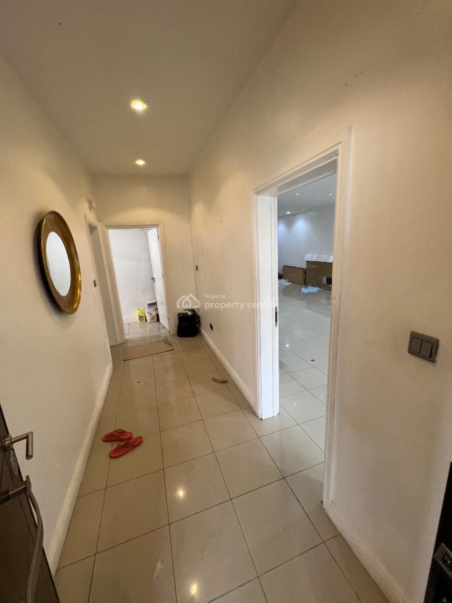 Very Clean 3 Bedroom Commercial Space with Massive Palour and Lounge, Lekki Phase 1, Lekki, Lagos, Commercial Property for Rent