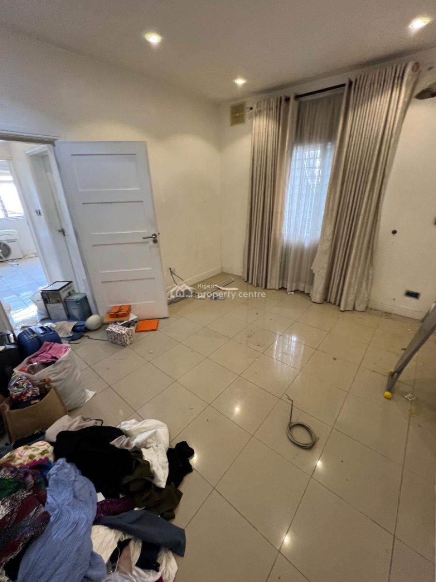 Very Clean 3 Bedroom Commercial Space with Massive Palour and Lounge, Lekki Phase 1, Lekki, Lagos, Commercial Property for Rent