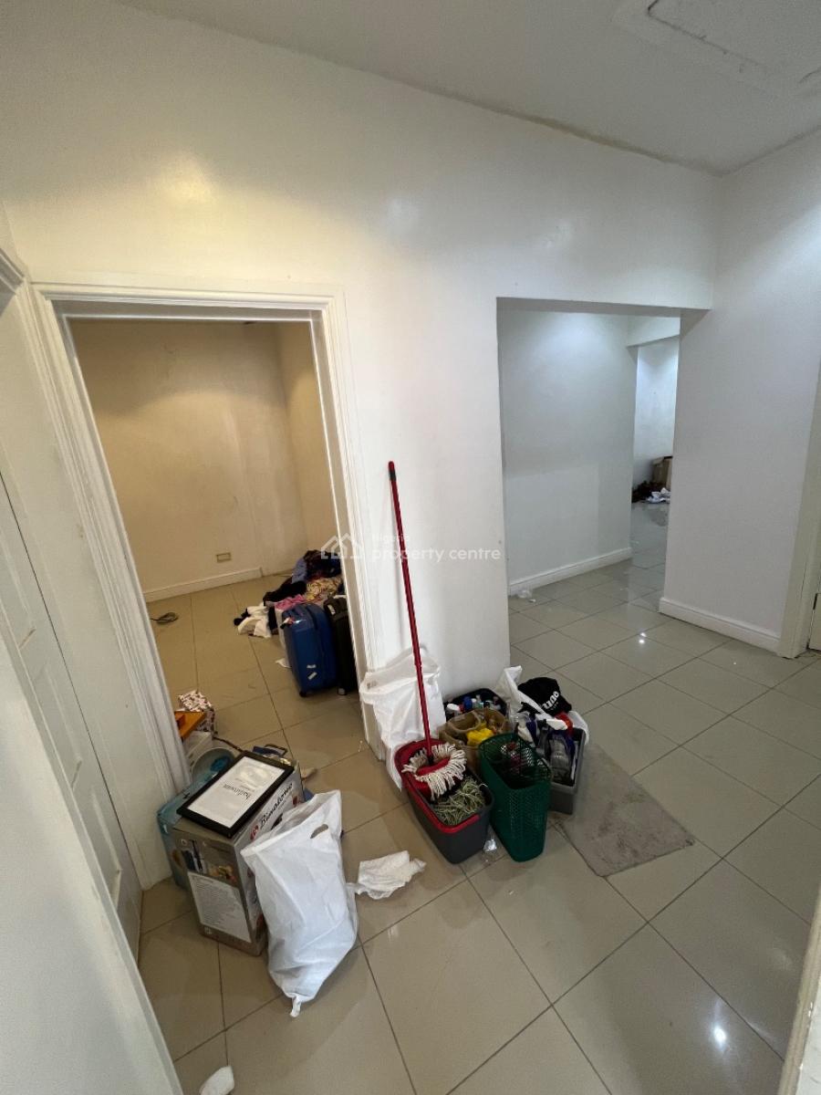 Very Clean 3 Bedroom Commercial Space with Massive Palour and Lounge, Lekki Phase 1, Lekki, Lagos, Commercial Property for Rent