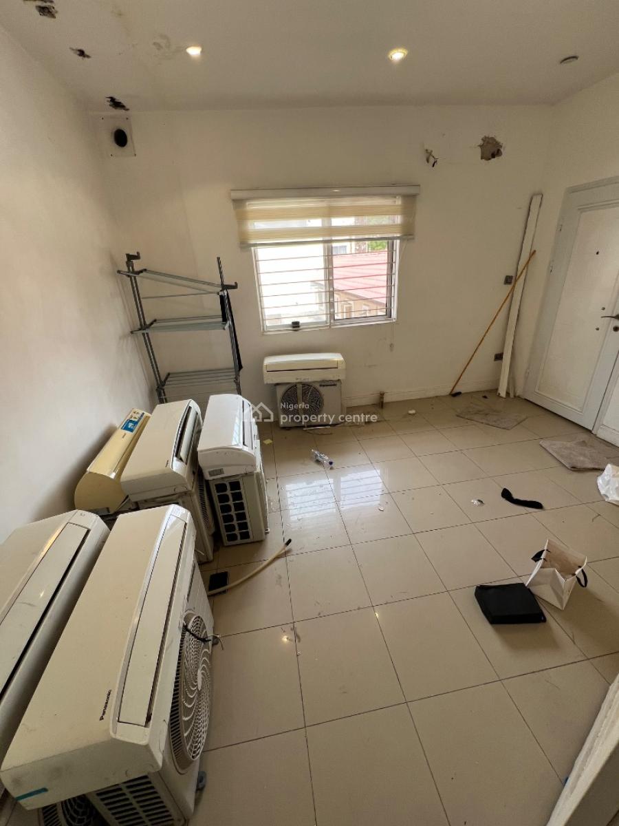 Very Clean 3 Bedroom Commercial Space with Massive Palour and Lounge, Lekki Phase 1, Lekki, Lagos, Commercial Property for Rent