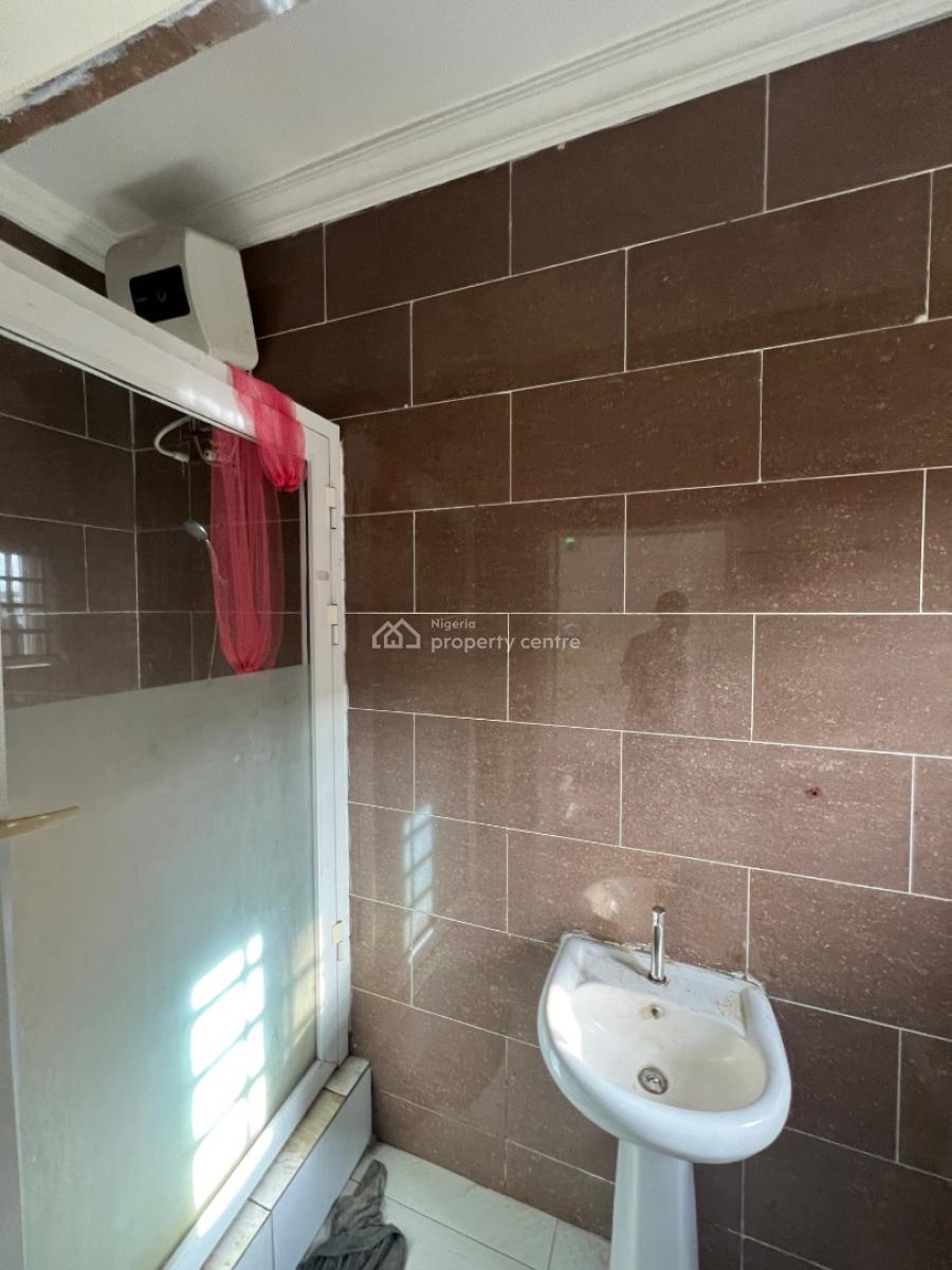 Very Spacious 2-bedroom Flat with an Open Plan Kitchen, Lekki Phase 1, Lekki, Lagos, Flat / Apartment for Rent