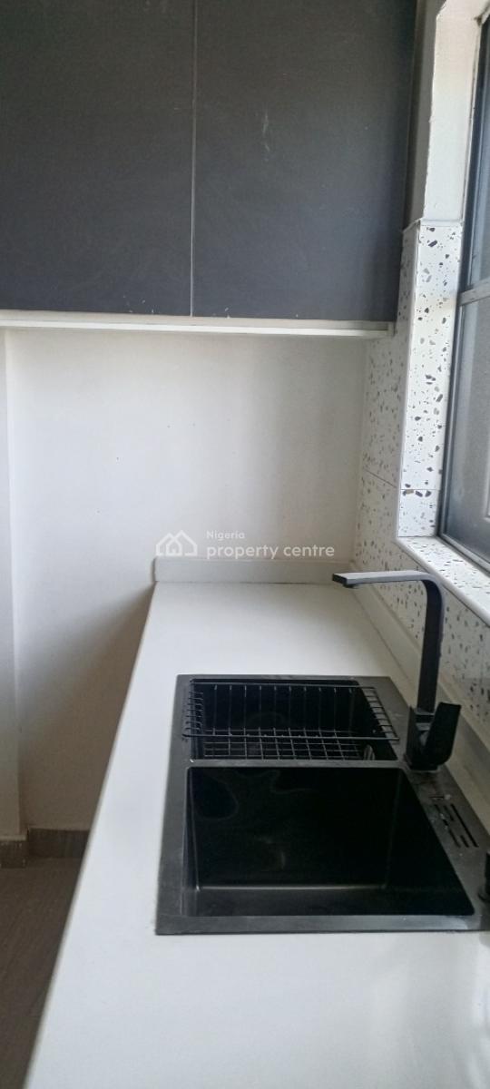 Newly Built 2 Bedrooms Apartment, Johnson Estate, Ikate, Lekki, Lagos, Block of Flats for Sale