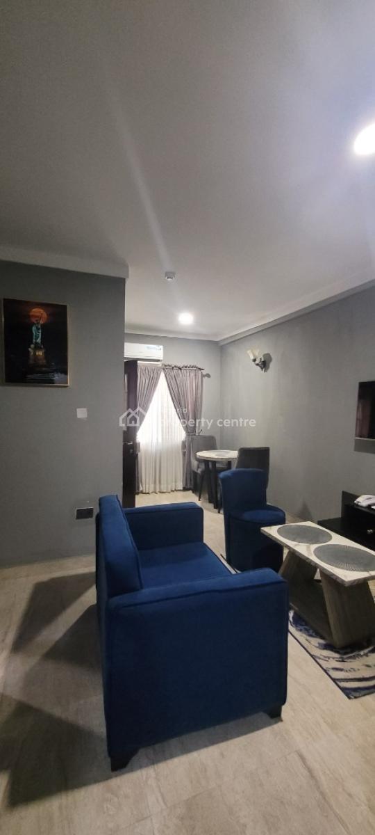 Neatly Furnished  1bedroom, Sangotedo, Ajah, Lagos, Mini Flat (room and Parlour) Short Let