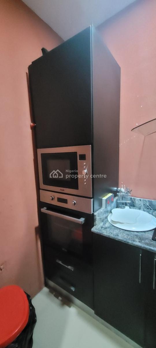 Neatly Furnished  1bedroom, Sangotedo, Ajah, Lagos, Mini Flat (room and Parlour) Short Let