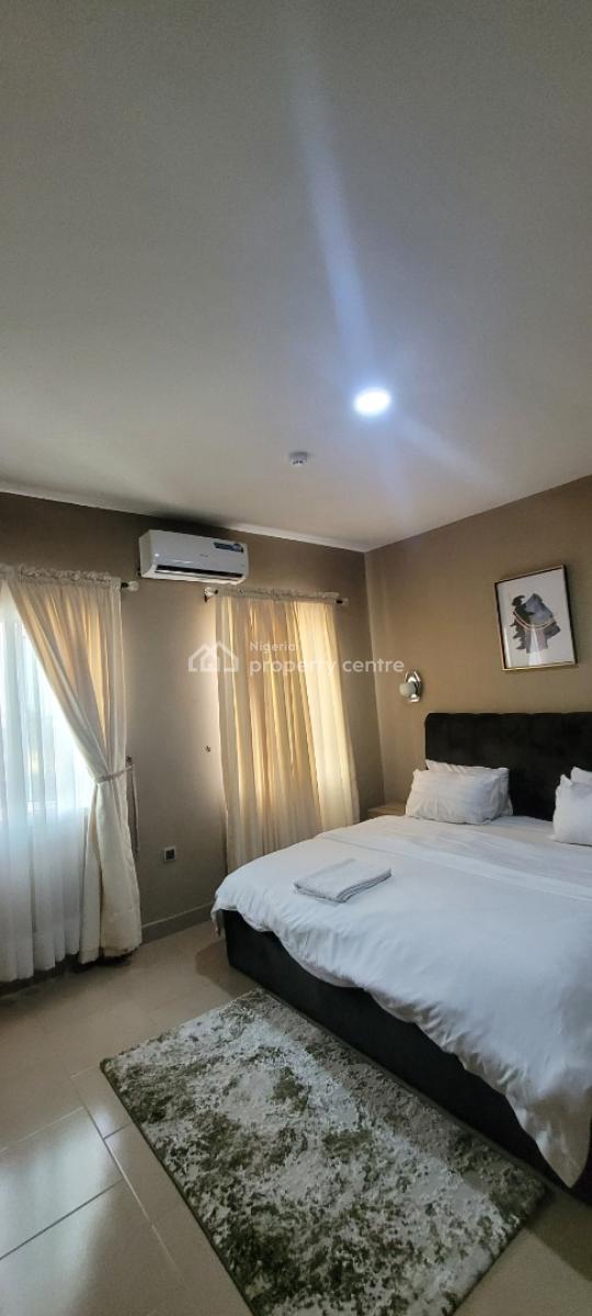 Beautiful Furnished  and Spacious  3bedroom Apartment, Sangotedo, Ajah, Lagos, Flat / Apartment Short Let