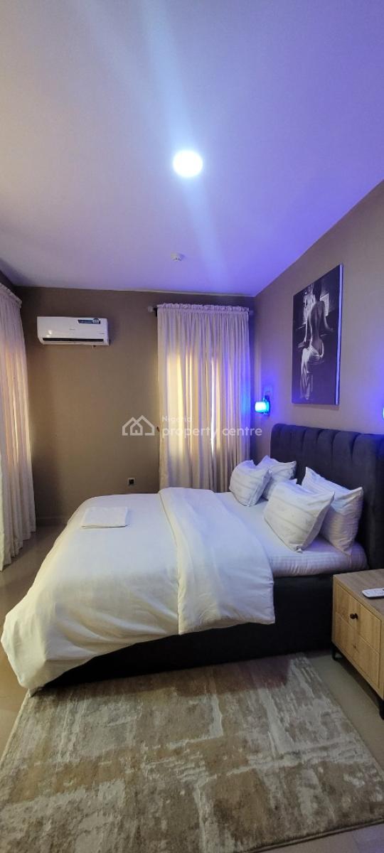 Beautiful Furnished  and Spacious  3bedroom Apartment, Sangotedo, Ajah, Lagos, Flat / Apartment Short Let