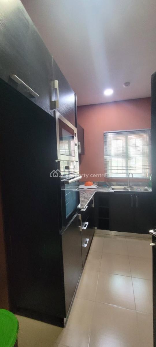 Beautiful Furnished  and Spacious  3bedroom Apartment, Sangotedo, Ajah, Lagos, Flat / Apartment Short Let