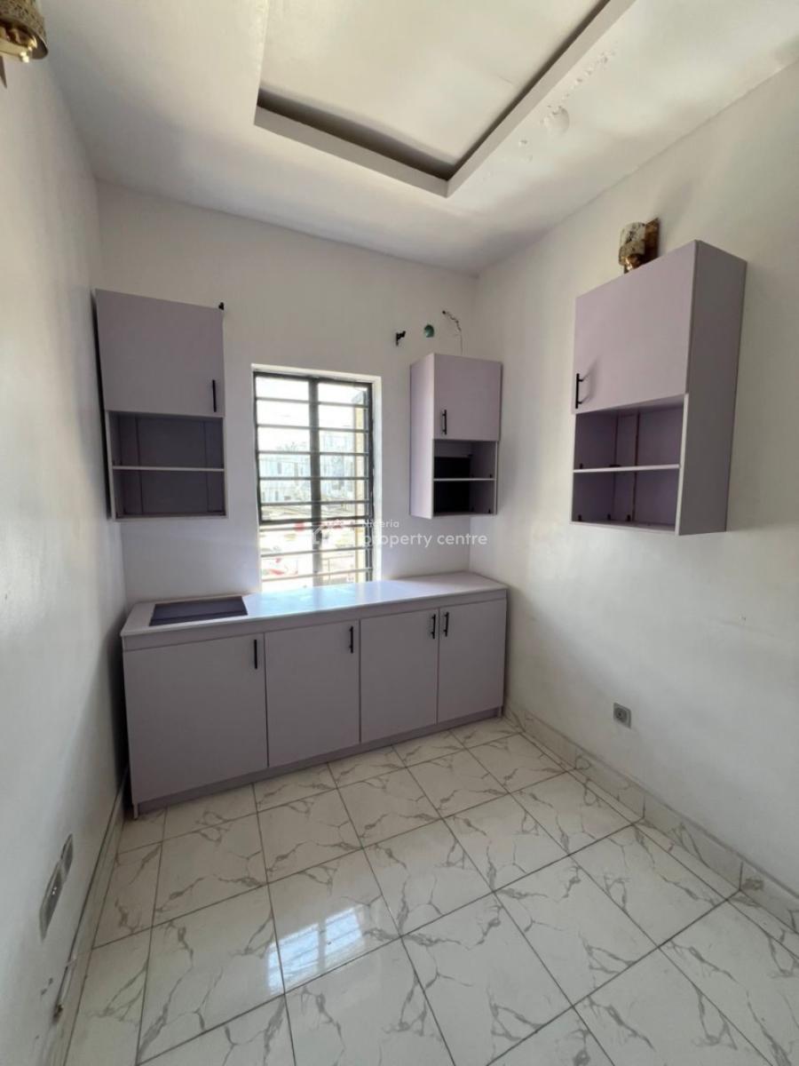 Spacious Semi Master Bedroom in a Shared Apartment, Ikota Gra, Ikota, Lekki, Lagos, Self Contain (single Rooms) for Rent
