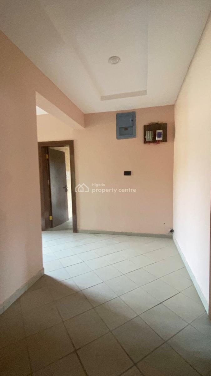 Neatly Renovated 2 Bedroom Flat  Idu, Idu Industrial, Abuja, Flat / Apartment for Rent