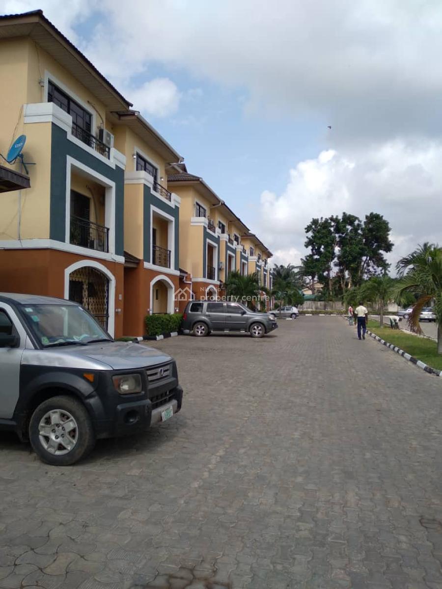 a Well-finished 4-bedroom Serviced Terrace House with a Bq, Gra Ikeja, Ikeja, Lagos, Terraced Duplex for Rent