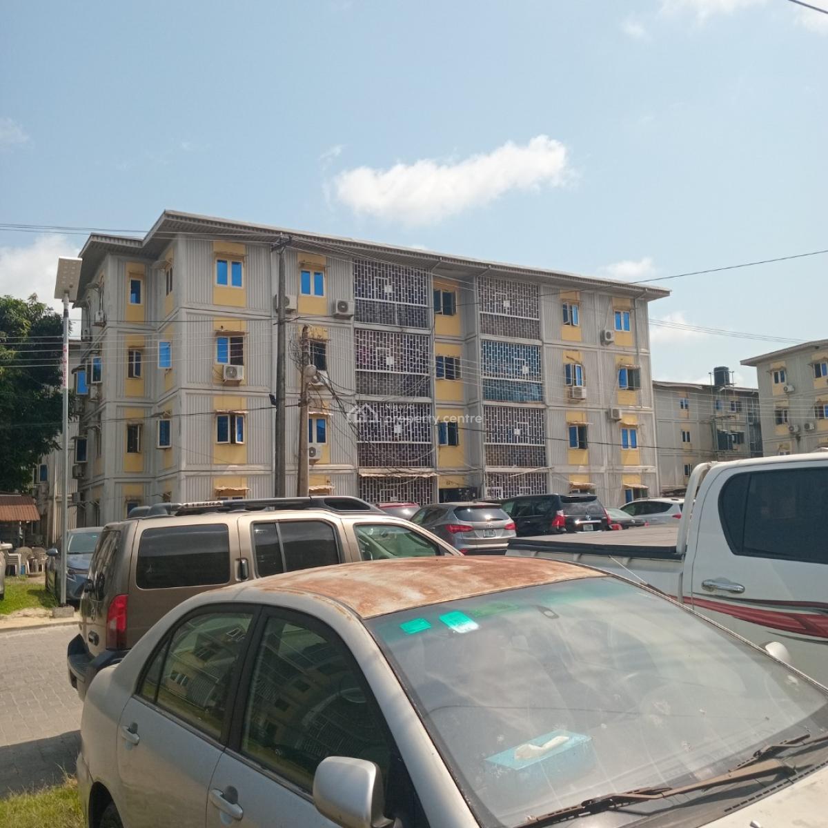 4 Bedroom Flat, Glover Road, Adekunle, Yaba, Lagos, Flat / Apartment for Sale