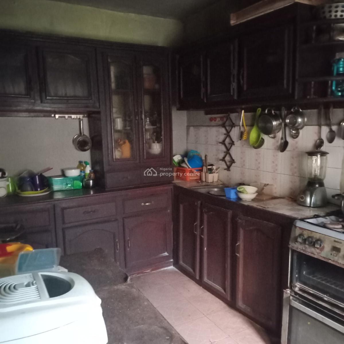 4 Bedroom Flat, Glover Road, Adekunle, Yaba, Lagos, Flat / Apartment for Sale