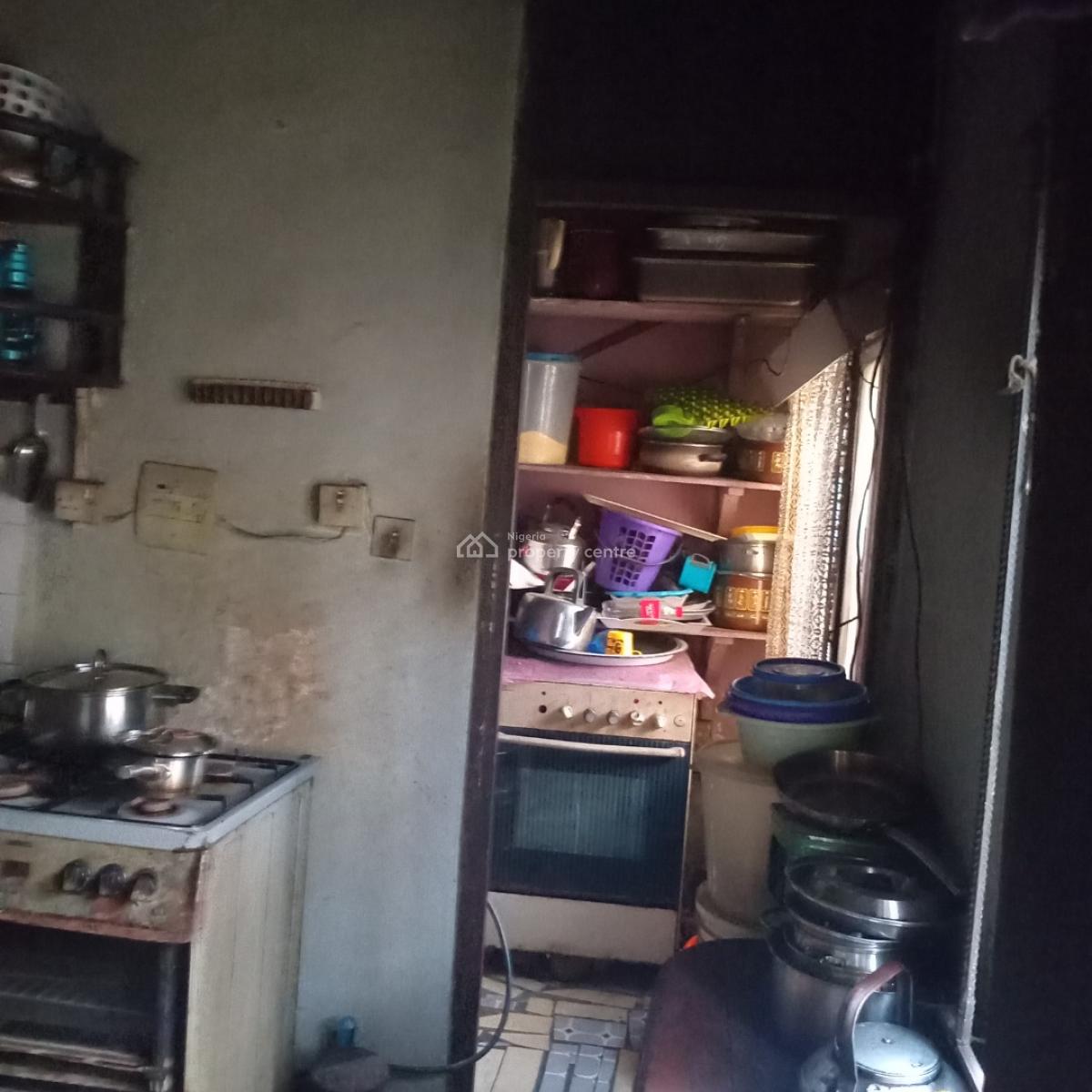 4 Bedroom Flat, Glover Road, Adekunle, Yaba, Lagos, Flat / Apartment for Sale