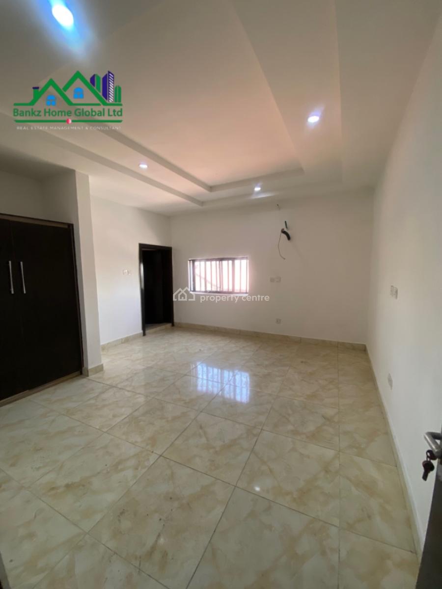 Spacious 3 Bedroom Fully Serviced Apartment, Lekki Phase 1, Lekki, Lagos, Flat / Apartment for Rent