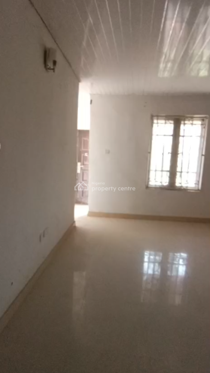 Spacious Studio Apartment Upstairs, Lekki Scheme 2 Estate, Adesanya, Lekki Phase 2, Lekki, Lagos, Self Contain (single Rooms) for Rent