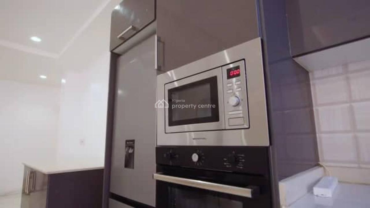 Beautiful and Spacious 2 Bedroom Apartment, Lekki Phase 1, Lekki, Lagos, Flat / Apartment Short Let