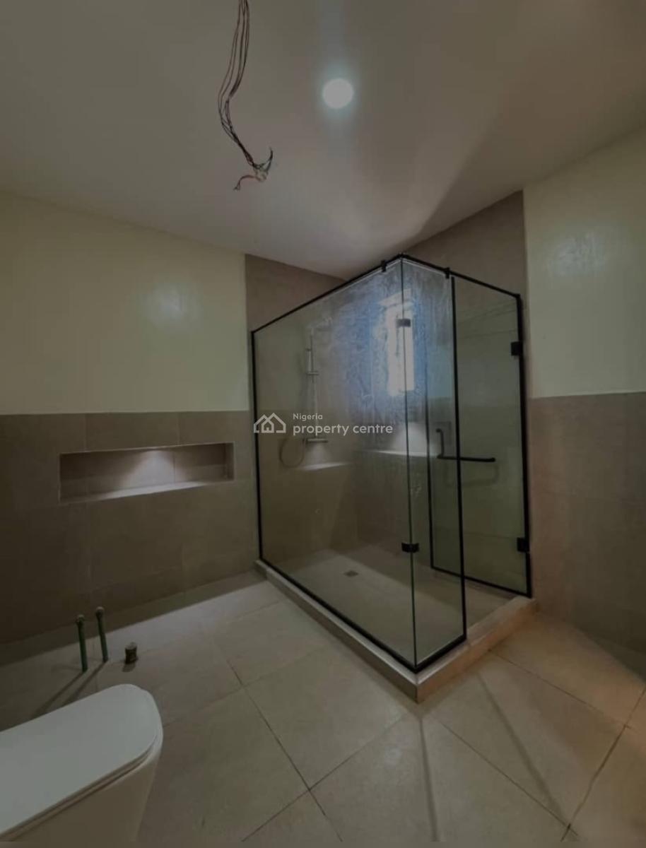 Serviced 4 Bedroom Semi-detached Duplex with Park in Garage, Lekki Phase 1, Lekki, Lagos, Semi-detached Duplex for Sale