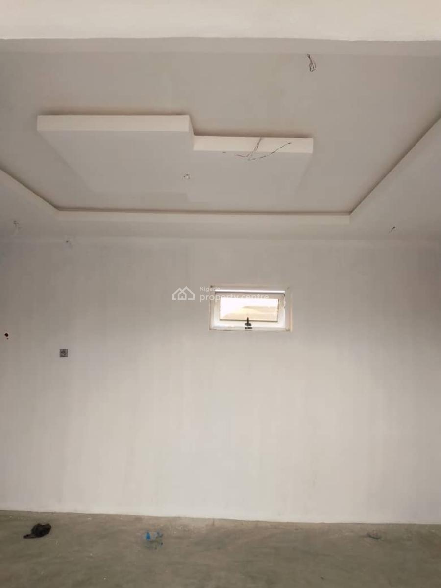 Shop Upstairs Facing a Major Road, Oribanwa, Ibeju Lekki, Lagos, Shop for Rent