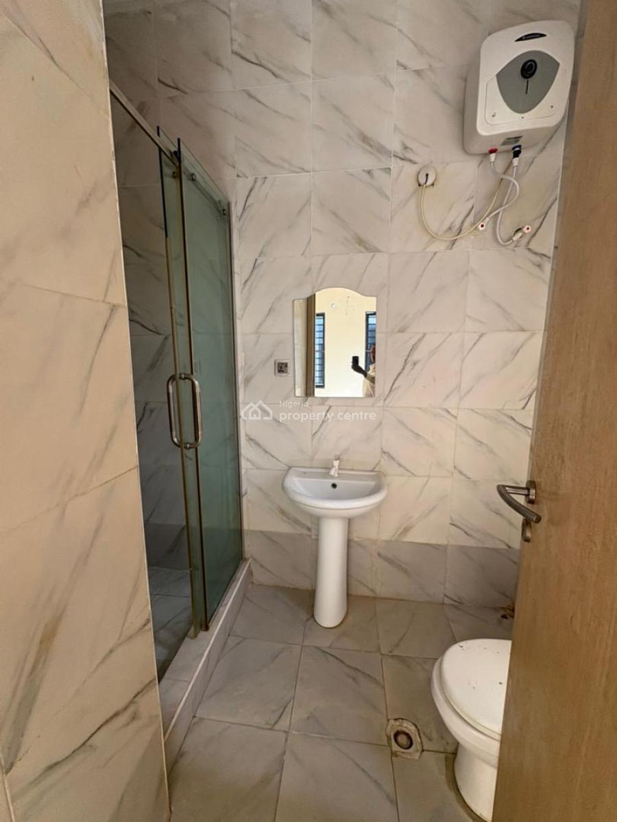 Single Room Downstairs, Ikota Gra, Lekki, Lagos, Self Contain (single Rooms) for Rent