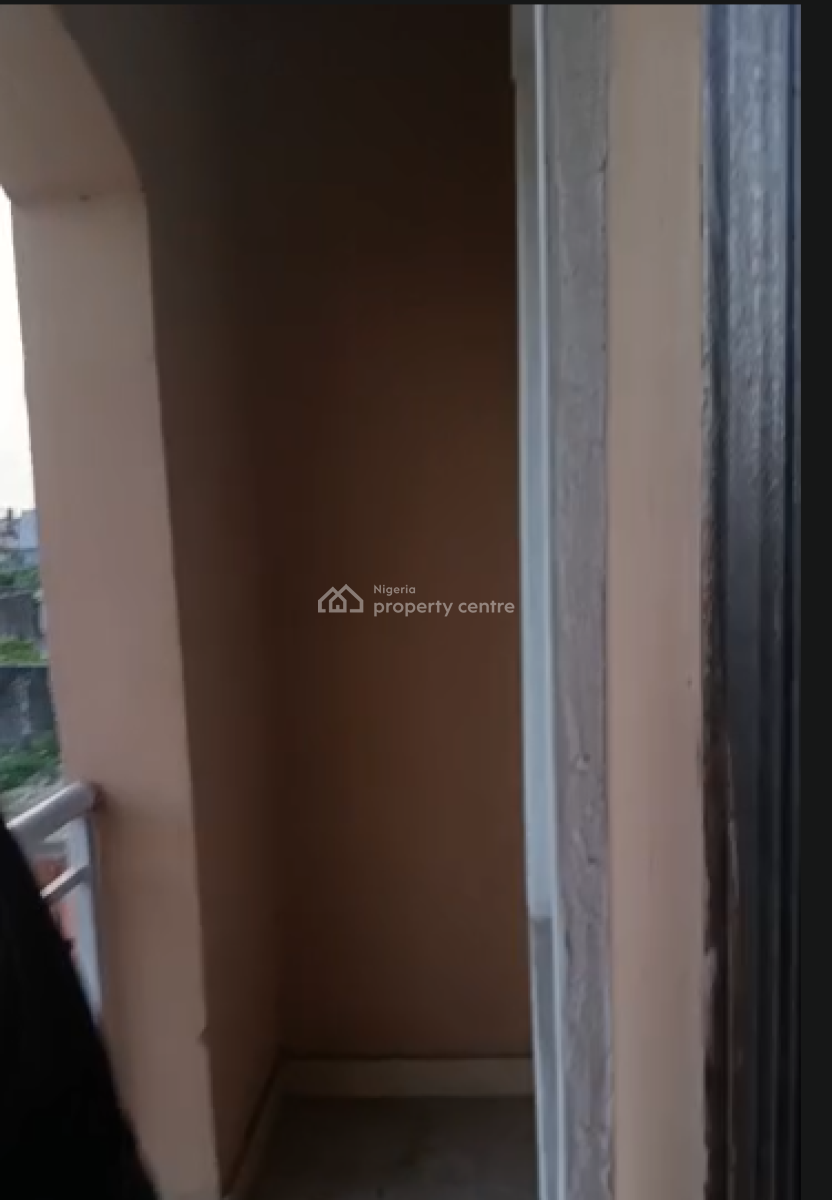 Standard Room Upstairs in a Shared Apartment, Lekki Scheme 2 Estate, Adesanya, Lekki Phase 2, Lekki, Lagos, Self Contain (single Rooms) for Rent