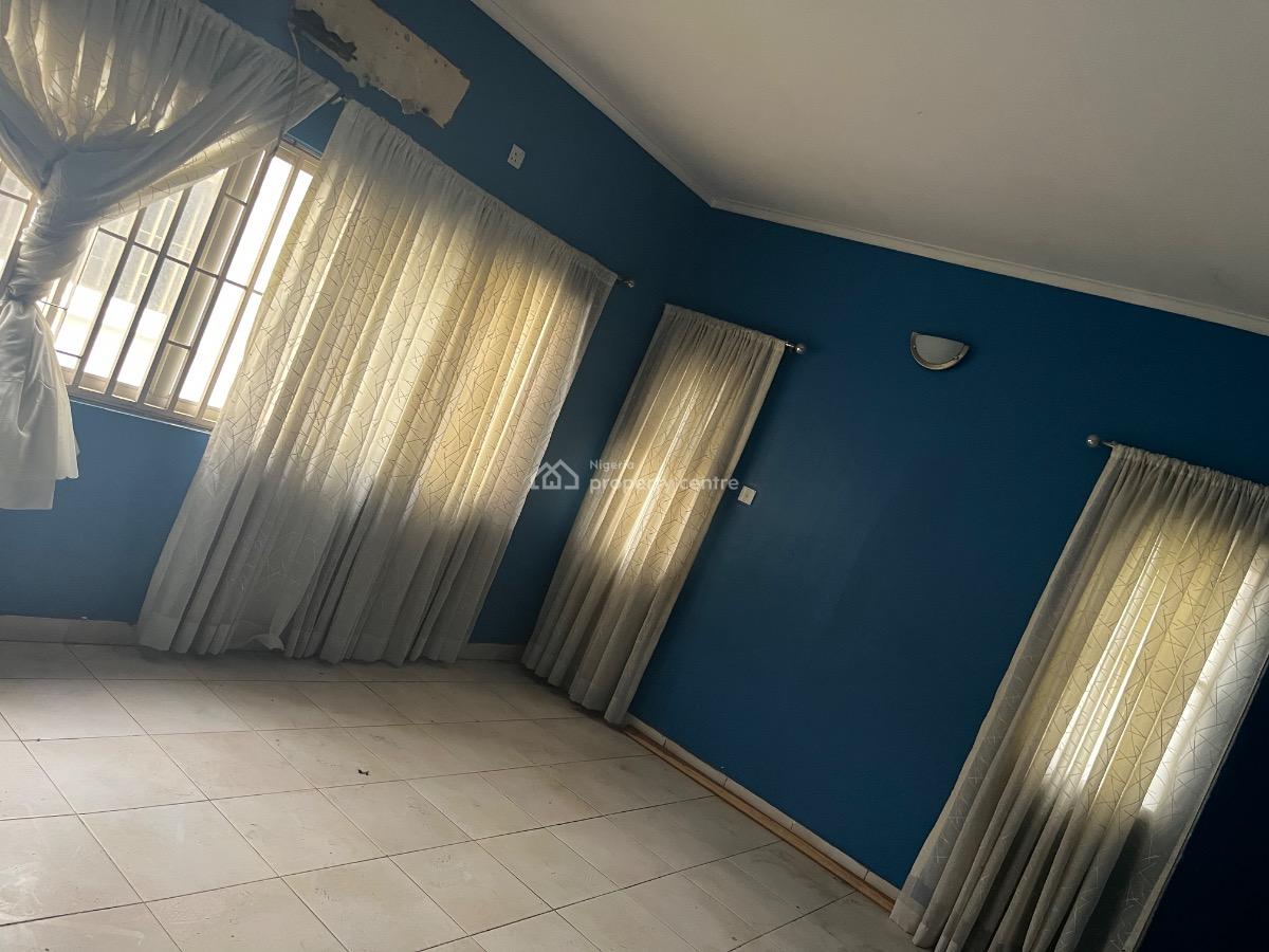 Ensuite  Spacious Bedroom Upstairs with Open Kitchen Plan, Inbetween Agungi & Chevron, Idado, Lekki, Lagos, Self Contain (single Rooms) for Rent