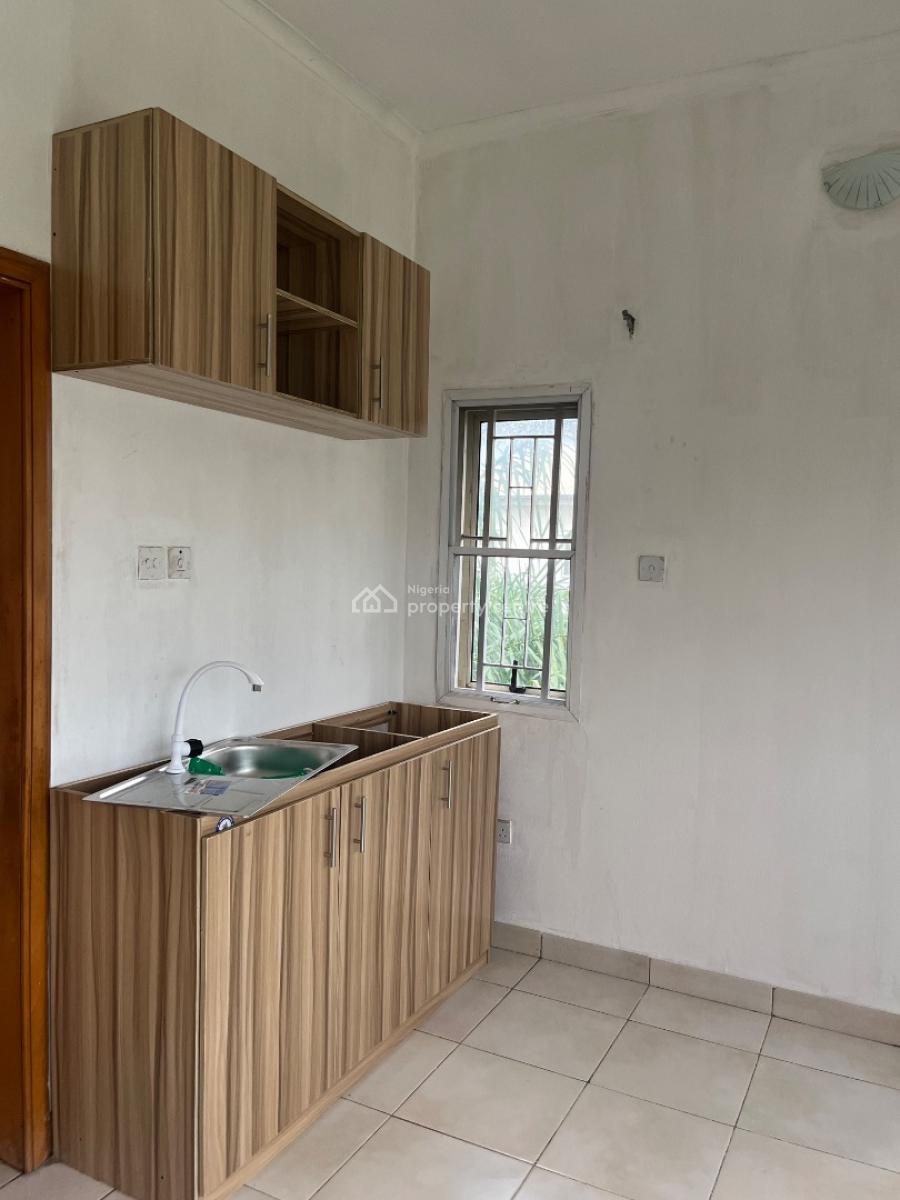 Ensuite  Spacious Bedroom Upstairs with Open Kitchen Plan, Inbetween Agungi & Chevron, Idado, Lekki, Lagos, Self Contain (single Rooms) for Rent