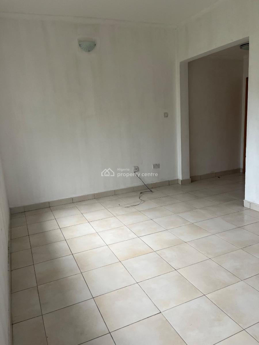 Ensuite  Spacious Bedroom Upstairs with Open Kitchen Plan, Inbetween Agungi & Chevron, Idado, Lekki, Lagos, Self Contain (single Rooms) for Rent