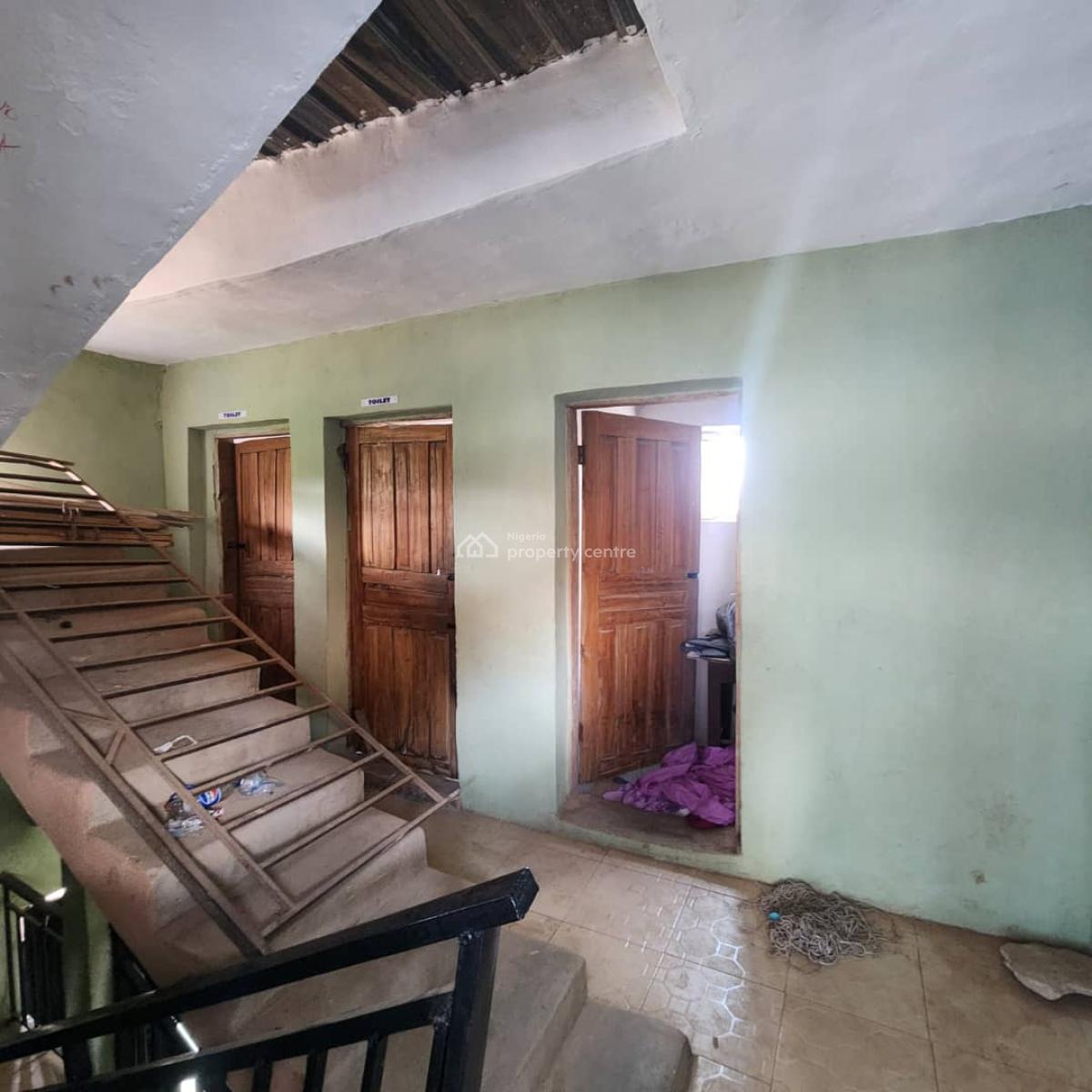 18 Classrooms Functioning Secondary/primary School with Cofo, Aromolaran, Old Ife Road, Ibadan, Oyo, School for Sale