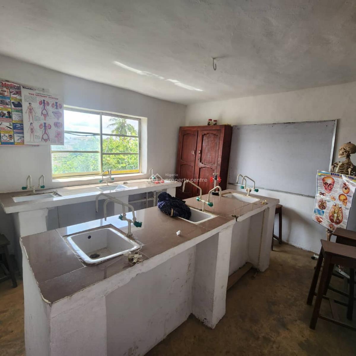 18 Classrooms Functioning Secondary/primary School with Cofo, Aromolaran, Old Ife Road, Ibadan, Oyo, School for Sale