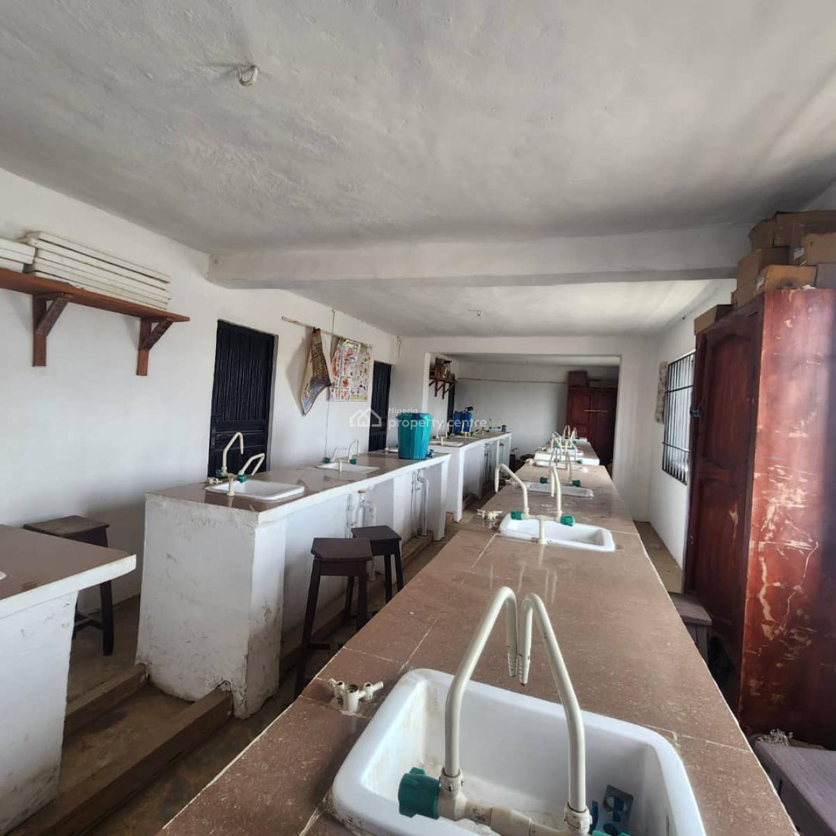 18 Classrooms Functioning Secondary/primary School with Cofo, Aromolaran, Old Ife Road, Ibadan, Oyo, School for Sale