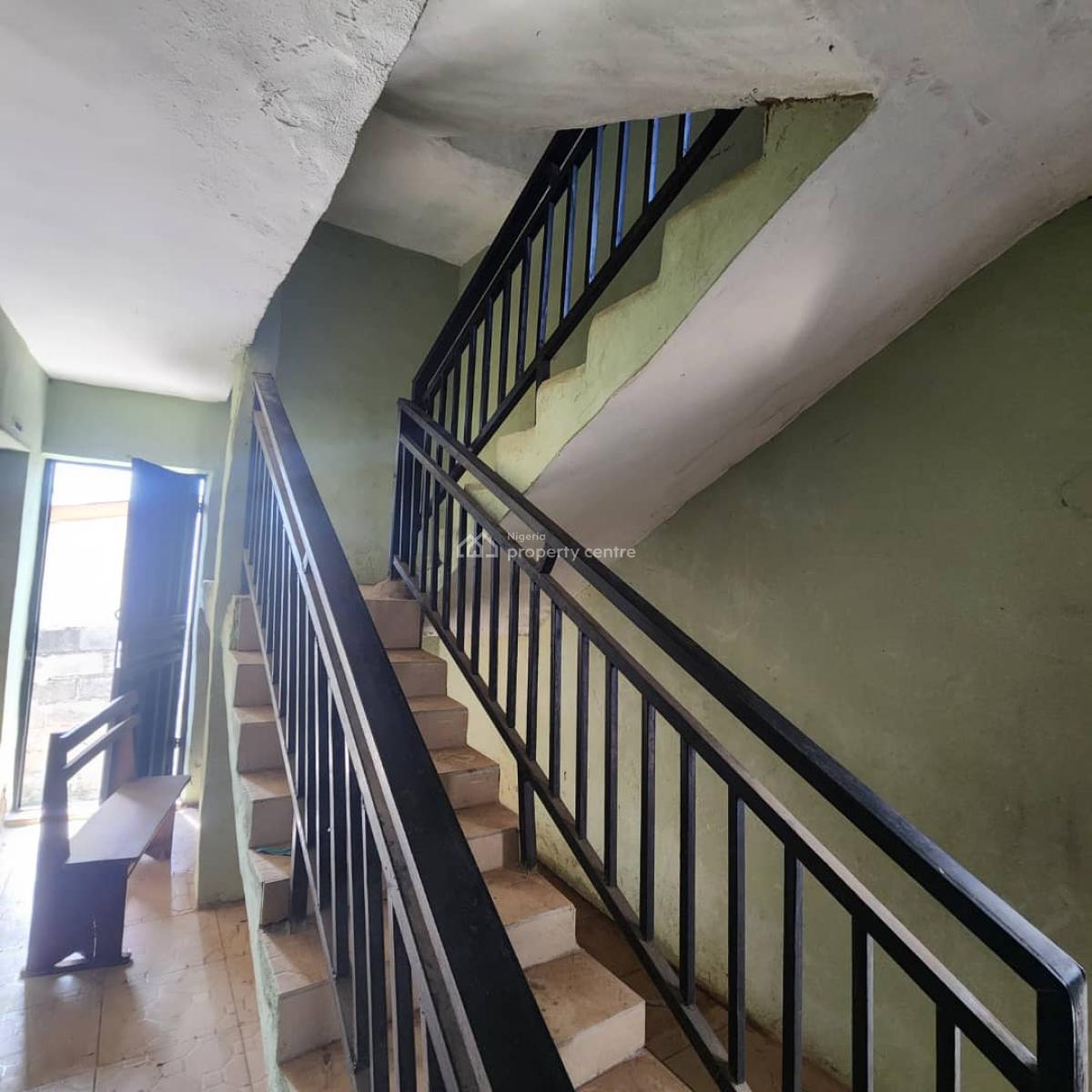 18 Classrooms Functioning Secondary/primary School with Cofo, Aromolaran, Old Ife Road, Ibadan, Oyo, School for Sale