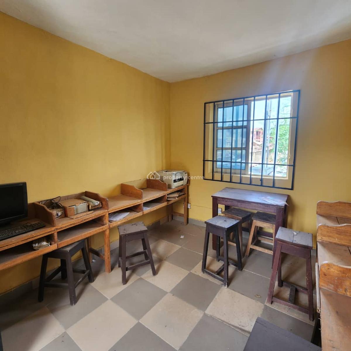 18 Classrooms Functioning Secondary/primary School with Cofo, Aromolaran, Old Ife Road, Ibadan, Oyo, School for Sale